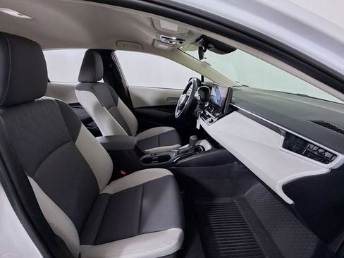 Certified 2025 Toyota Corolla LE image 25