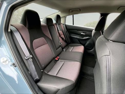 New 2026 Nissan Sentra SR w/ Floor Mat Package FWD image 9