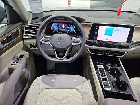 New 2026 Volkswagen Atlas SE FWD image 11
