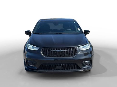 Used 2022 Chrysler Pacifica Touring-L w/ Uconnect Theater Family Group FWD image 8