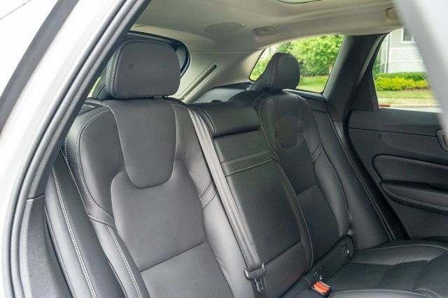 Used 2024 Volvo XC60 B5 Plus w/ Protection Package Premier AWD/4WD image 54