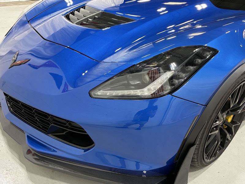 Used 2015 Chevrolet Corvette Z06 w/ 3LZ Preferred Equipment Group RWD image 9
