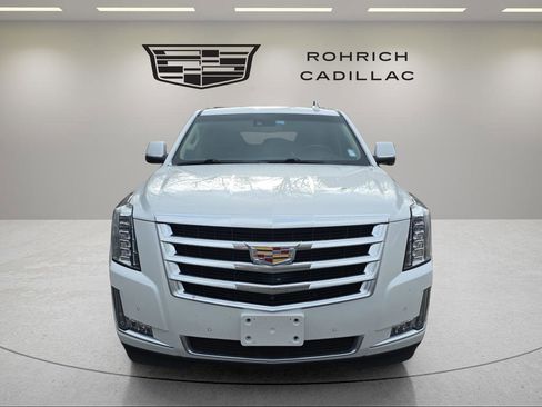 Used 2019 Cadillac Escalade ESV Premium Luxury image 2