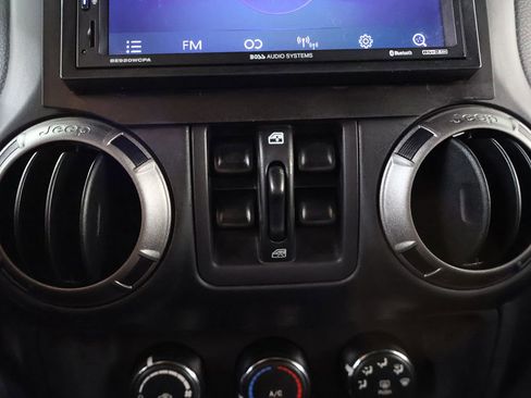 Used 2018 Jeep Wrangler Unlimited Sport AWD/4WD image 33