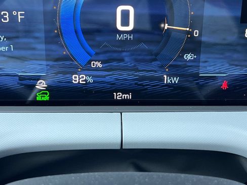 Used 2027 Chevrolet Bolt LT w/ Comfort Package FWD image 32