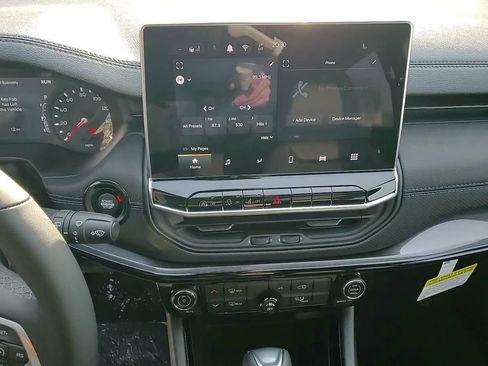 New 2026 Jeep Compass Latitude AWD/4WD image 33