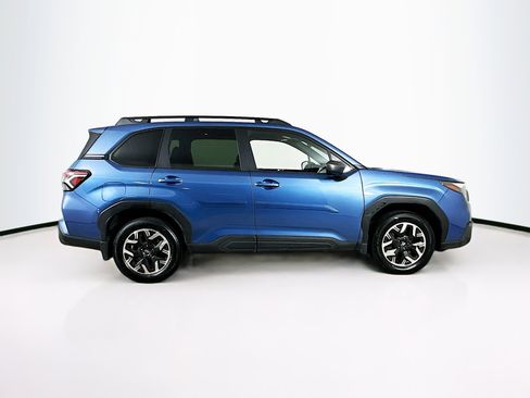 Used 2025 Subaru Forester Premium image 10