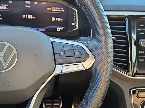 Used 2022 Volkswagen Atlas SEL Premium image 19