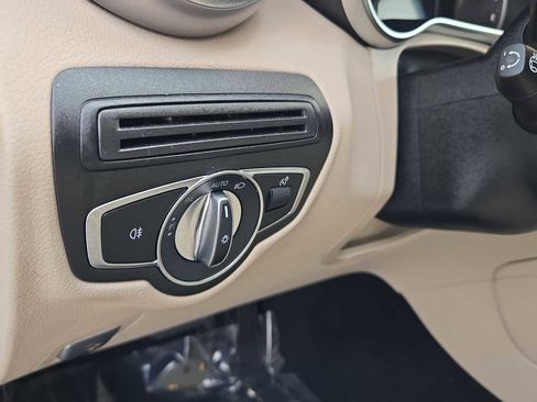 Used 2022 Mercedes-Benz GLC 300 4MATIC image 34