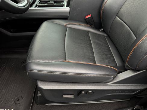 Used 2025 Ford F350 Lariat w/ Lariat Ultimate Package image 12