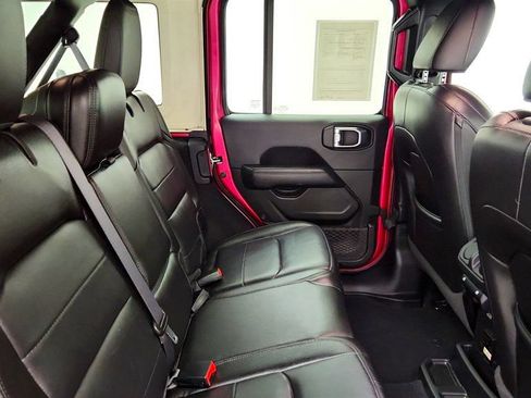 Used 2022 Jeep Wrangler Unlimited Sahara AWD/4WD image 23