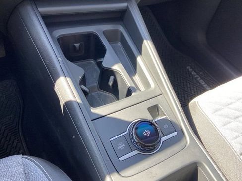 Used 2025 Volkswagen Tiguan S image 22