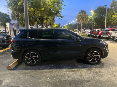 Used 2022 Mitsubishi Outlander SE FWD image 6