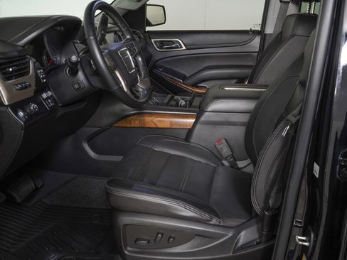 Used 2019 GMC Yukon XL Denali w/ Denali Ultimate Package RWD image 15