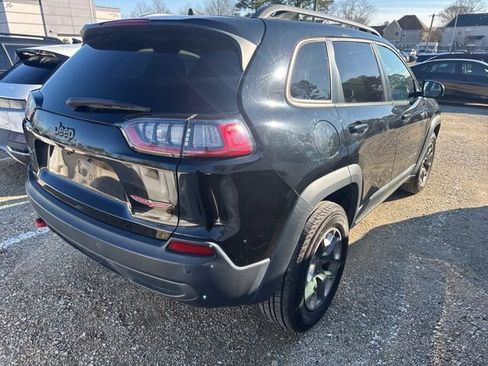 Used 2019 Jeep Cherokee Trailhawk image 8