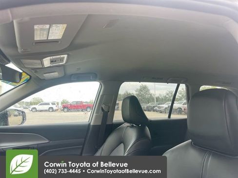 Used 2024 Toyota Grand Highlander XLE image 24