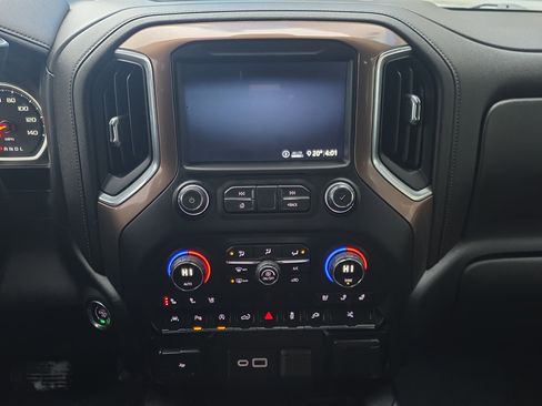 Used 2020 Chevrolet Silverado 1500 High Country w/ Technology Package image 24