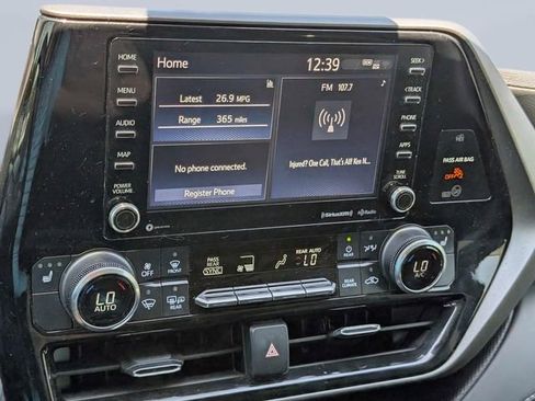 Used 2022 Toyota Highlander XLE image 23