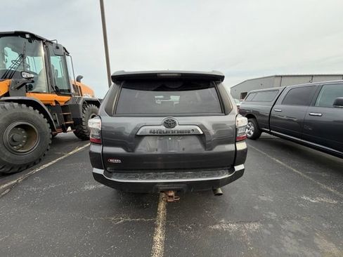 Used 2016 Toyota 4Runner SR5 Premium AWD/4WD image 4