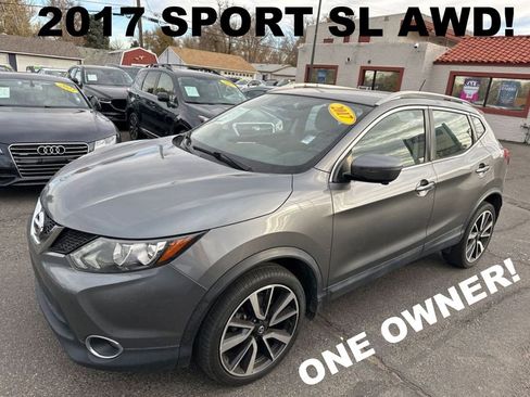 Used 2017 Nissan Rogue Sport SL image 1