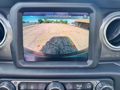 Used 2023 Jeep Wrangler Unlimited Sahara w/ LED Lighting Group AWD/4WD image 21