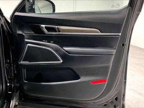 Used 2022 Kia Telluride SX w/ SX Prestige Package image 23