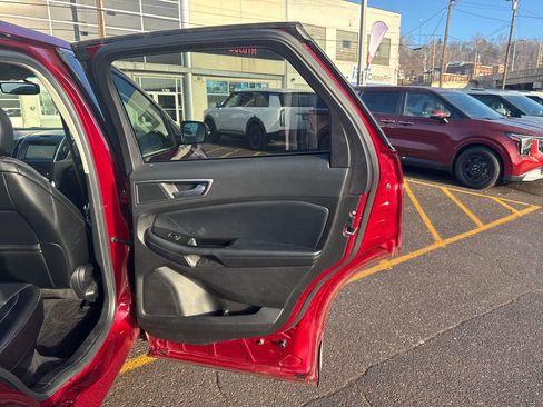 Used 2017 Ford Edge SEL w/ Equipment Group 201A image 38