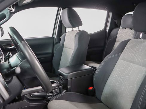 Used 2023 Toyota Tacoma TRD Off-Road image 24