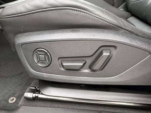 Used 2025 Audi Q3 2.0T Premium w/ Convenience Package AWD/4WD image 21