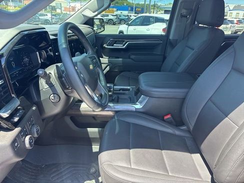 Used 2024 Chevrolet Silverado 1500 LTZ w/ LTZ Premium Package AWD/4WD image 7