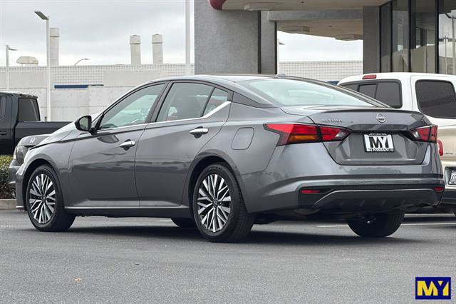 Used 2024 Nissan Altima 2.5 SV FWD image 6