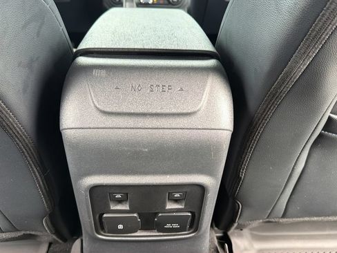 Used 2023 Ford Bronco Wildtrak AWD/4WD image 29