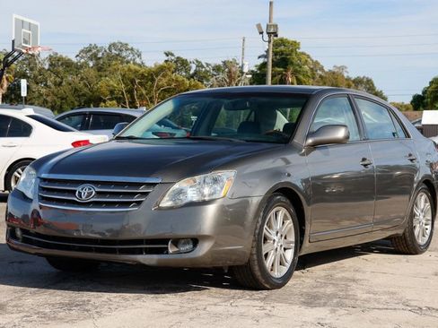 Used 2005 Toyota Avalon Limited image 1
