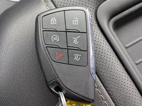 Used 2023 GMC Yukon SLT image 27