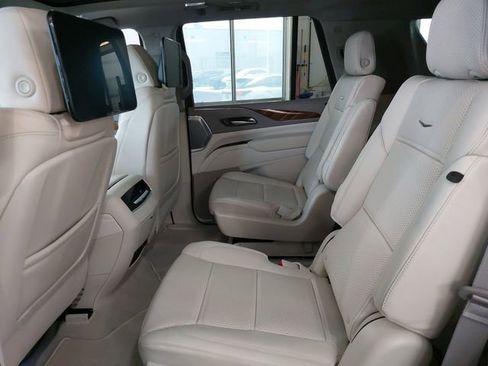 Certified 2024 Cadillac Escalade Sport Platinum image 15