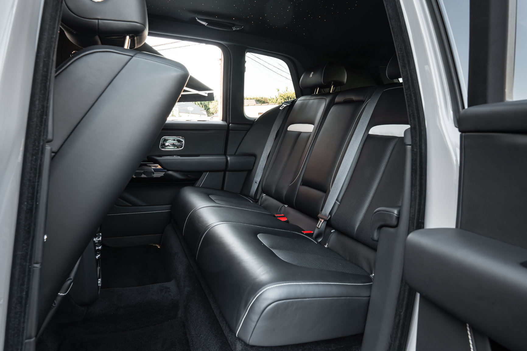 Used 2024 Rolls-Royce Cullinan AWD/4WD image 24