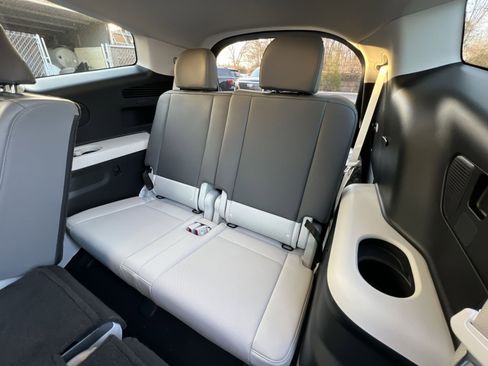 New 2026 Hyundai Ioniq 9 SEL image 24