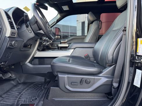 Used 2022 Ford F350 Lariat w/ Black Appearance Package image 13