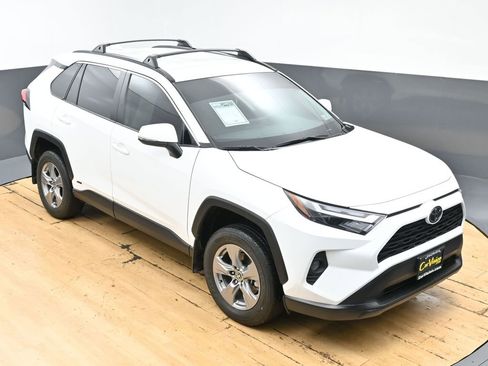 Used 2025 Toyota RAV4 LE AWD/4WD image 40