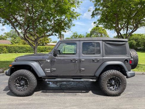Used 2018 Jeep Wrangler Unlimited Sport S AWD/4WD image 7