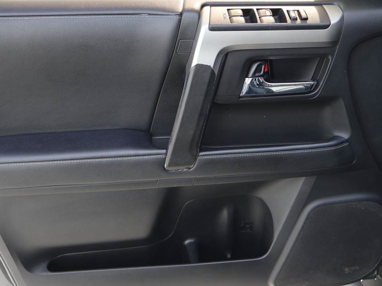 Used 2023 Toyota 4Runner SR5 AWD/4WD image 7