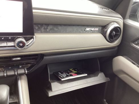 Used 2024 Chevrolet Colorado ZR2 w/ ZR2 Convenience Package III image 40