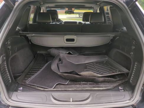 Used 2015 Jeep Grand Cherokee Altitude AWD/4WD image 26