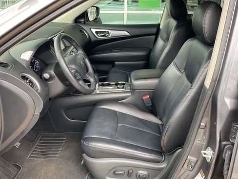Used 2019 Nissan Pathfinder SL image 16