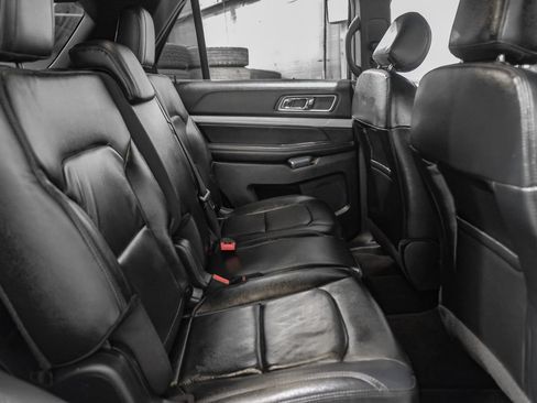 Used 2016 Ford Explorer XLT w/ Equipment Group 202A FWD image 33