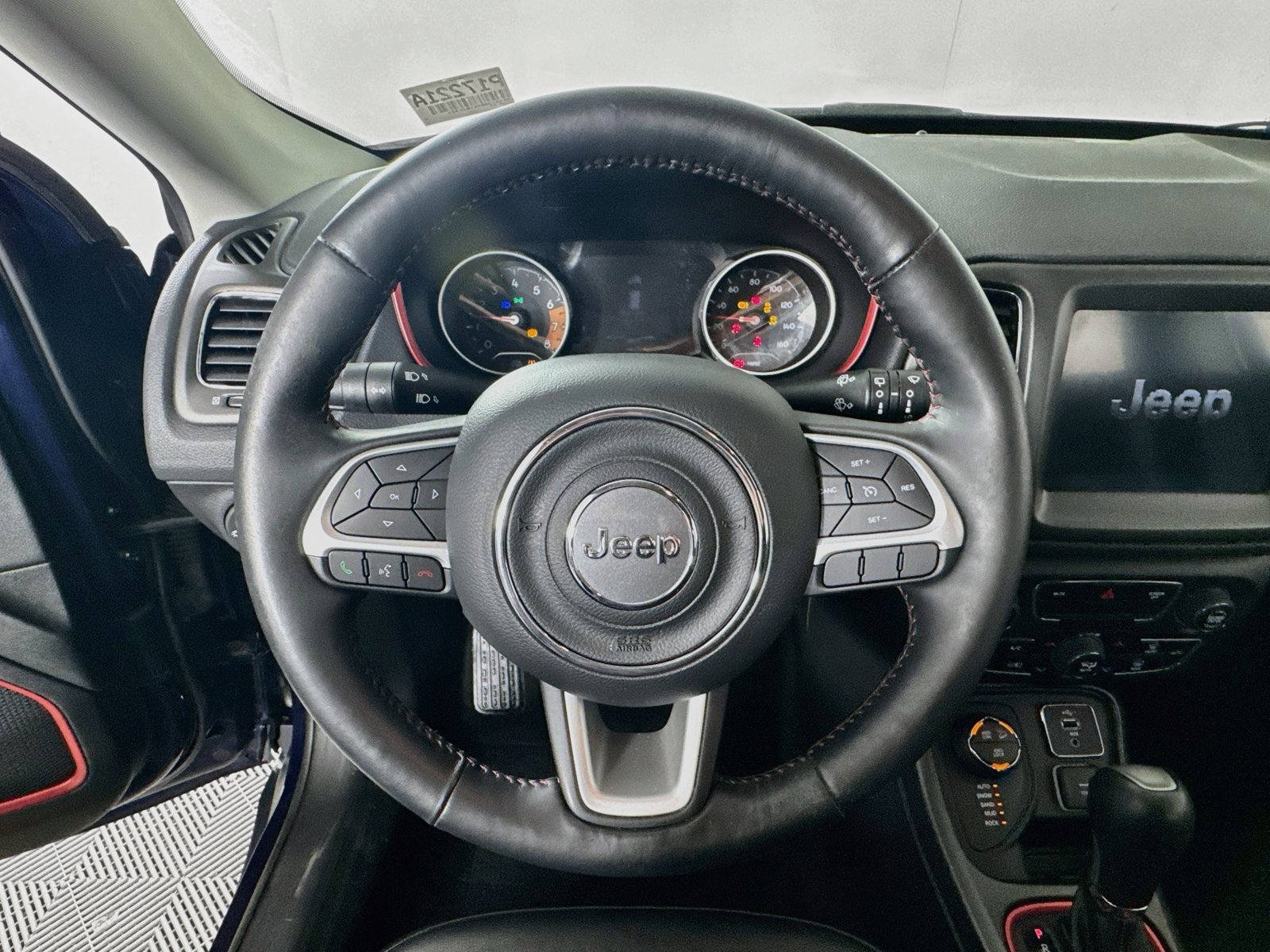 Used 2019 Jeep Compass Trailhawk w/ Leather Interior Group AWD/4WD image 13