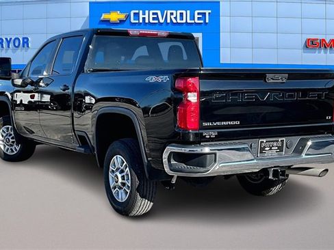 Used 2024 Chevrolet Silverado 2500 LT image 4