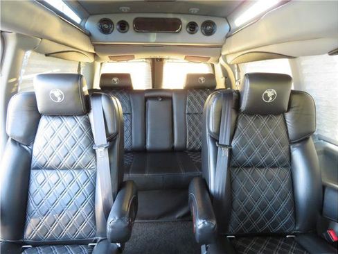 Used 2020 GMC Savana 2500 w/ Enhanced Convenience Package image 6