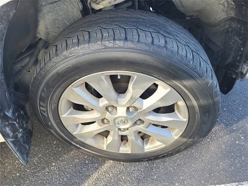 Used 2016 Toyota Tundra SR5 image 5