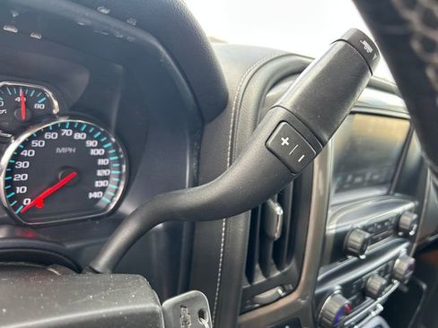 Used 2018 Chevrolet Silverado 1500 High Country image 16